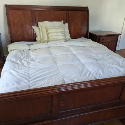Sale Photo Thumbnail #50: King Sleigh Bedframe