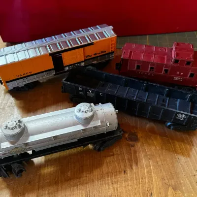 Lionel O gauge train freight cars & Track