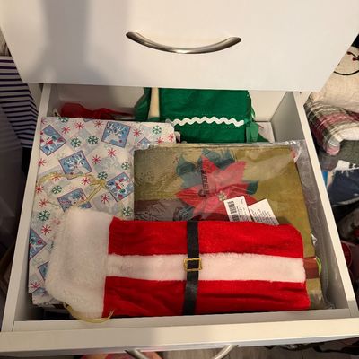 Sale Photo Thumbnail #64: Christmas Wrapping Supplies