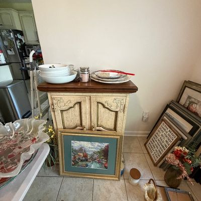 Sale Photo Thumbnail #153: Vintage White buffet with storage and two leaves - 150