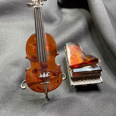 .925 SILVER/AMBER BROOCH