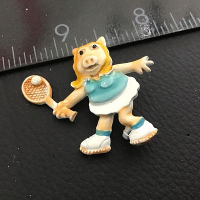 Vintage Miss piggy pin