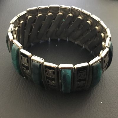 Asian Inspired Lucite Plastic Expansion Bracelet Vintage