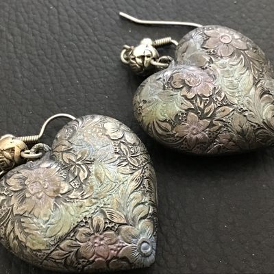 Vintage Puffy Heart Floral Blue Purple Hew Earrings