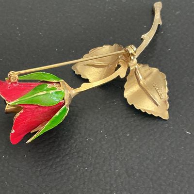 Sale Photo Thumbnail #190: Beautiful Vintage Giovanni Rose Brooch 
Please see attached pictures