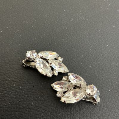 Sale Photo Thumbnail #148: Beautiful Vintage Weiss fashion earrings with clear glass rhinestones 
Please see attached pictures