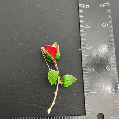 Sale Photo Thumbnail #188: Beautiful Vintage Giovanni Rose Brooch 
Please see attached pictures