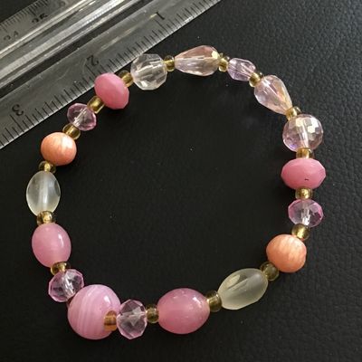 Pretty faceted beaded stretch bracelet