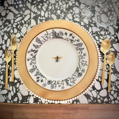 Sale Photo Thumbnail #17: Williams Sonoma "Honeycomb" china - 8 place settings, plus bowls, serving bowl, napkin rings, and napkins