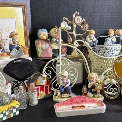 Hen On Nest, Homco Figures And Decor 
