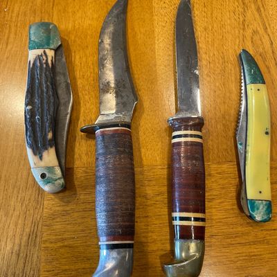 Hunting knives