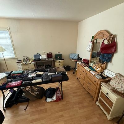 Sale Photo Thumbnail #174