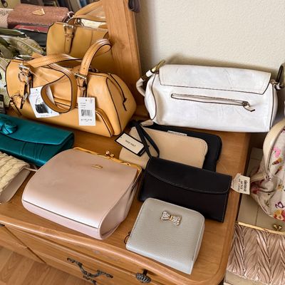 Sale Photo Thumbnail #171