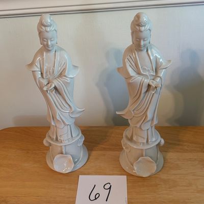 Vintage Asian Goddess Kwan Yin Guan Yin Porcelain Statue 8.5”