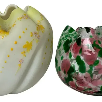 2 Vintage Art Glass Bowls – Ruffled Edge Floral Confetti Design, Green & White Decorative Pair