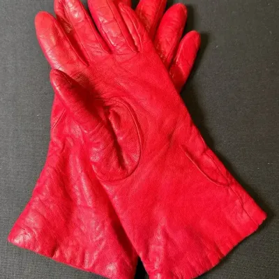 Red Gloves - Cashmere Lined - Unknown Outer