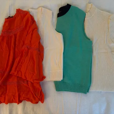 Lot of 4 Women’s Tops & Sweaters – St. John Sport, Cirana & Size 12