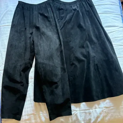 Lot of 2 Women’s Black Clothing Pieces – Pants & Skirt