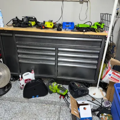 Sale Photo Thumbnail #36: Large HUSKY TOOLS Commercial Rolling 10 Drawer & Door Toolbox with Wooden Countertop 