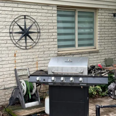 Sale Photo Thumbnail #66: Char-Broil Propane Barbeque 