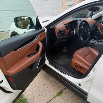 Sale Photo Thumbnail #56: Brown Leather Fully Loaded Interior 