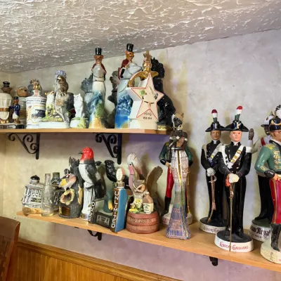 Sale Photo Thumbnail #99: Large Vintage Decatntor Collectionn 