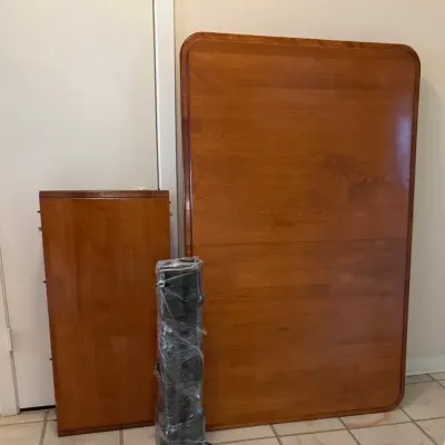 Dining/ Kitchen Table