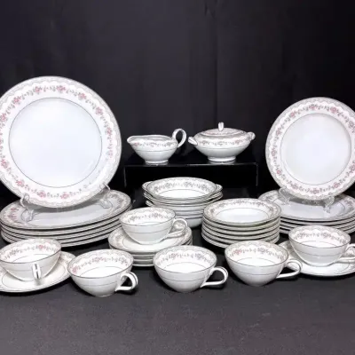 Noritake China, “Glenwood” Pattern, 6 Place Setting