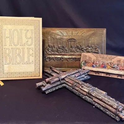 Holy Bible And “The Last Supper” Wall Plaque 