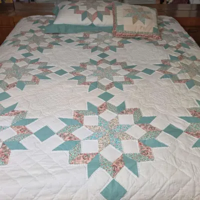 Star Floral Pattern Quilt