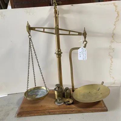 Sale Photo Thumbnail #47: Pharmacy scale