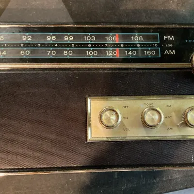 Sale Photo Thumbnail #26: Radios