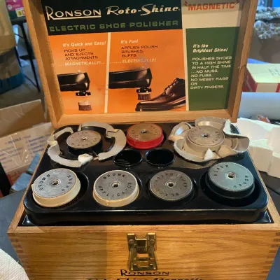 Sale Photo Thumbnail #28: Shoeshine Kit