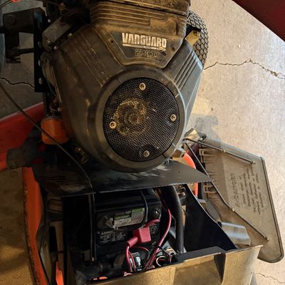 Simplicity Broadmoor Lawn Tractor with Bagger System
