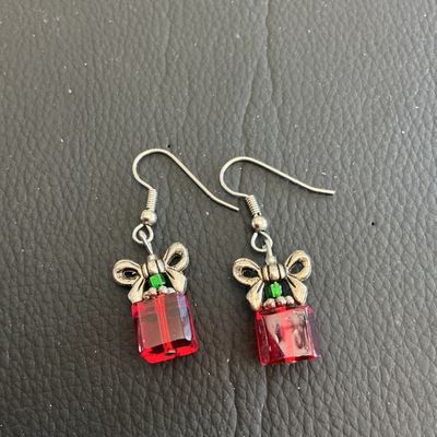 Sale Photo Thumbnail #210: Vintage Christmas fashion earrings 
Please see attached pictures