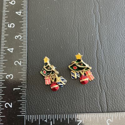 Sale Photo Thumbnail #92: Vintage Christmas fashion earrings 
Please see attached pictures
