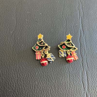 Sale Photo Thumbnail #90: Vintage Christmas fashion earrings 
Please see attached pictures