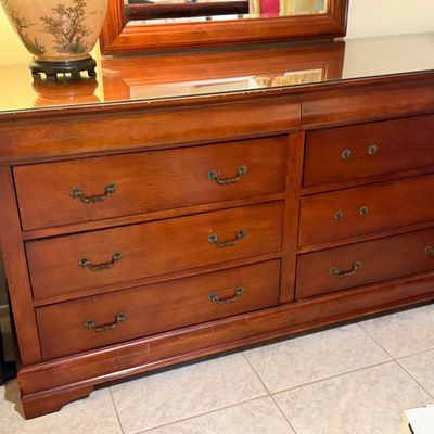 Sale Photo Thumbnail #10: Chest of drawers with mirror 