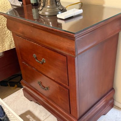 Sale Photo Thumbnail #12: Set includes 2 nightstands Queen 