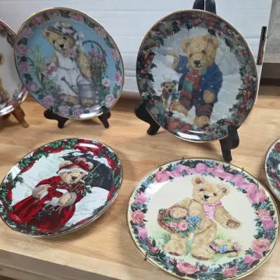 Collector Plates from the Franklin Mint Heirloom Collection 