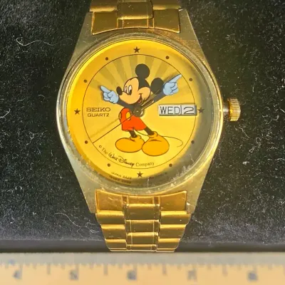 Seiko 1980s Gold Disney Mickey Mouse Starburst Womens/Smaller Watch