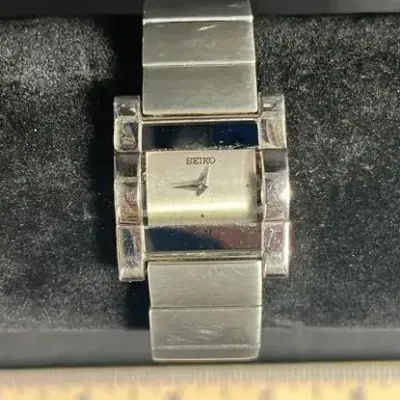 1990s Vintage Rare Domed Crystal Women's Seiko Watch