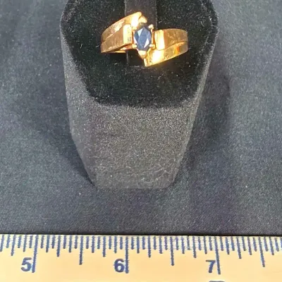 14k Marked Gold Ring Sapphire Style Stone Weighs 4.27g Size 7