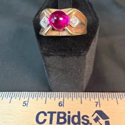 Vintage 10K Gold Signet Ring with Clear Gemstone Accents Size 8.75 Weighs 8.41g