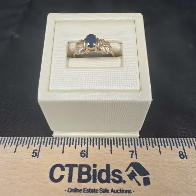 Black Hills Gold Sapphire Ladies Ring with 12k Band and 10k Trim Size 7 Weighs 2.71g