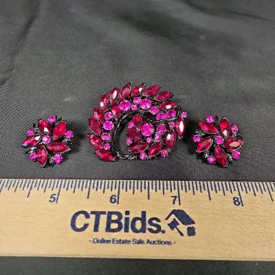 Vintage Black with Pink and Red Rhinestones Brooch & Matching Clip-on Earrings 
