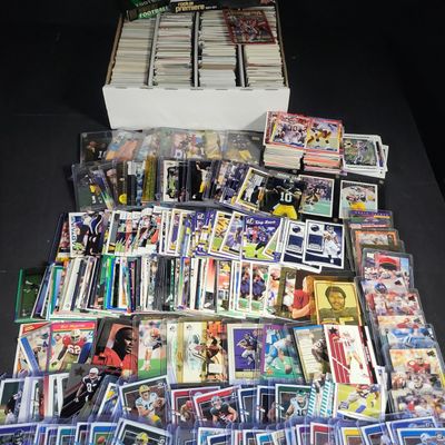 Sale Photo Thumbnail #469: I04655 | Large Bulk Football Card Collection