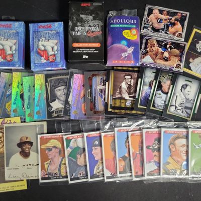 I04493 | Sports Trading Cards and Memorabilia Collection