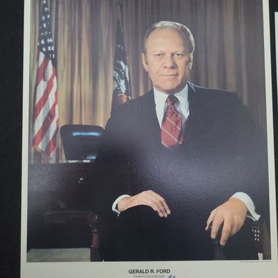 Sale Photo Thumbnail #55: I04116 | Signed Gerald R. Ford Presidential Portrait