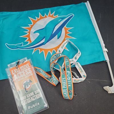 Sale Photo Thumbnail #810: I04707 | Miami Dolphins and Publix Fan Collection